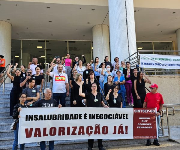 Trabalhadores da Ebserh em Goiás protestam contra mudanças no pagamento de insalubridade
